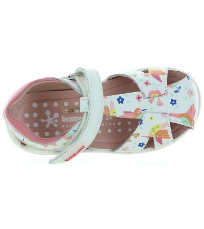 Sandals from Biomecanics closed toe for girls 