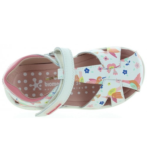 Sandals from Biomecanics closed toe for girls 