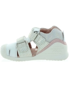 Closed toe sandals for active toddler for pronation