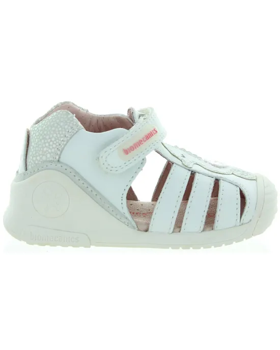 Sandals that stay on baby's feet made with leather