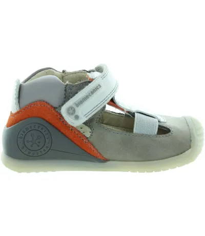 Natural Step Sandals for a New Walker | Baby Boy Shoes Biomecanics