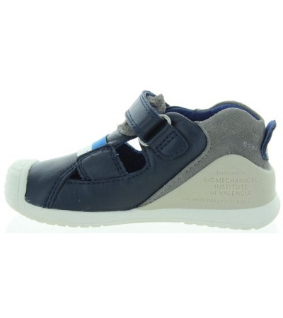 Sneakers for boys velcro closed 