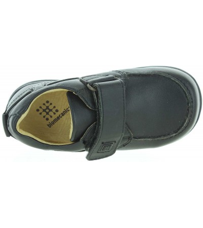 Spanish dress shoes for a child 