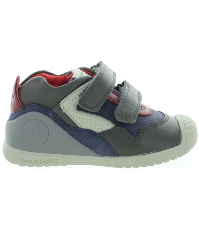 Corrective sneakers for boys with arches 