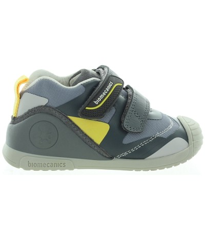 Wide width high top sneakers for boys