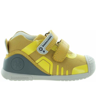 Yellow baby sneakers with orthopedic support Yellow baby sneakers with orthopedic support