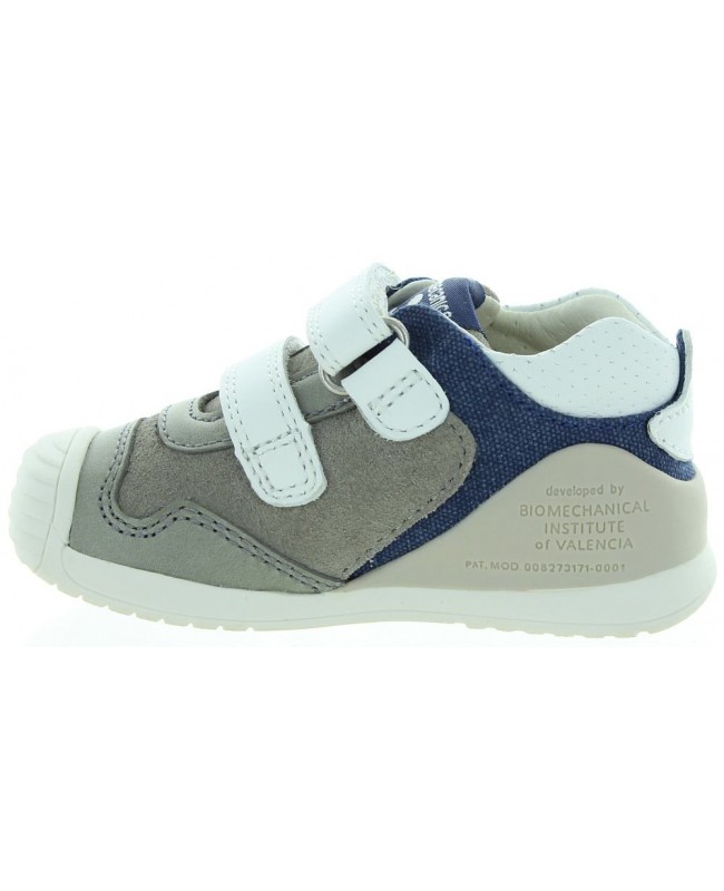 Walking leather sneakers for baby girls