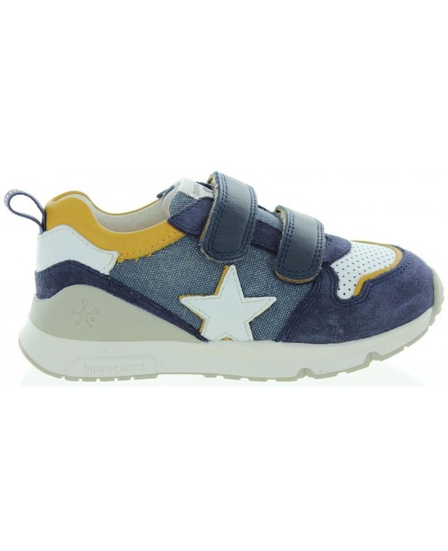 Shoes for wide feet and high instep in boys