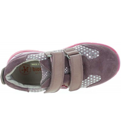 Fashion sneakers for a child that are European and supportive 