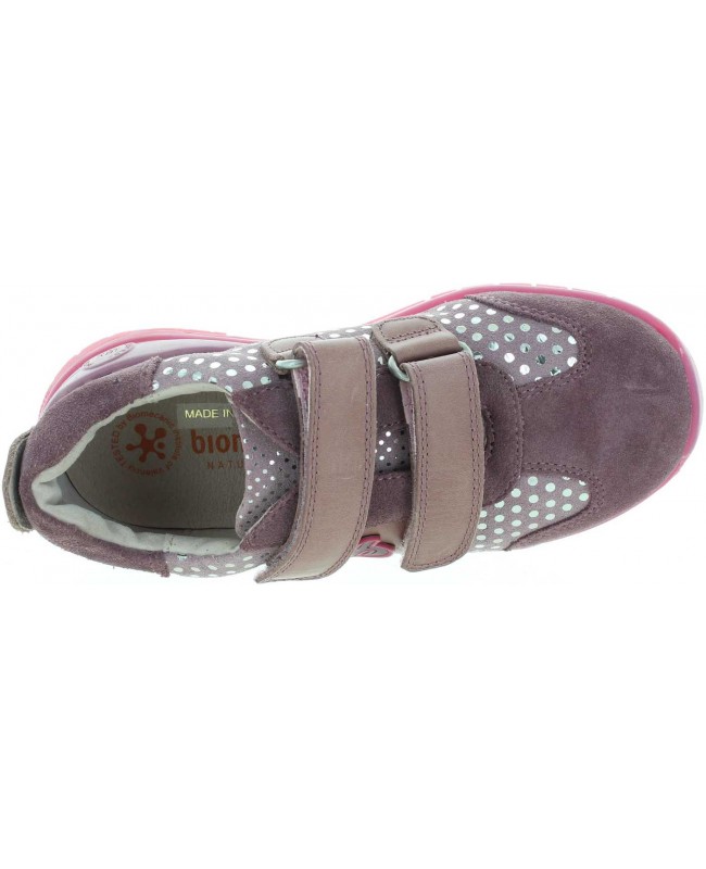 Fashion sneakers for a child that are European and supportive 