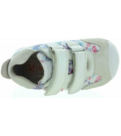 Sneakers for toddlers with deformed ankles and pigeon toes 