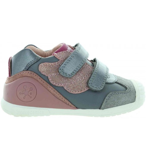 Orthopedic sneakers for a baby that are quality