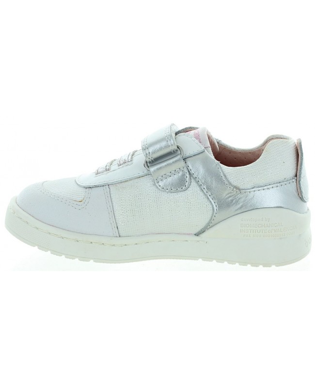 Sneakers for toddlers with flexible soles