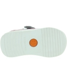Sneakers for kids ith soft soles 