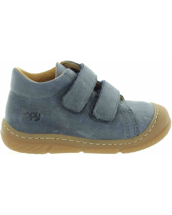 Leather sneakers high tops for a toddler 