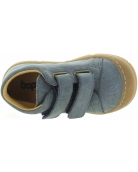 Leather sneakers high tops for a toddler 