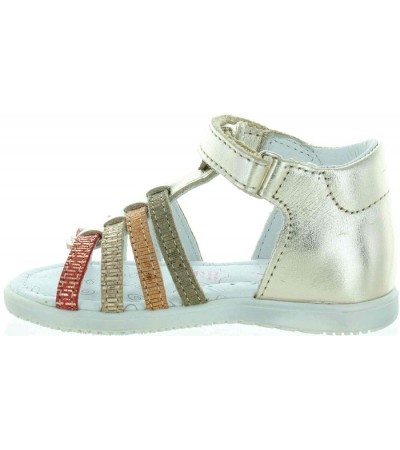 Baby sandals with open toe in gold