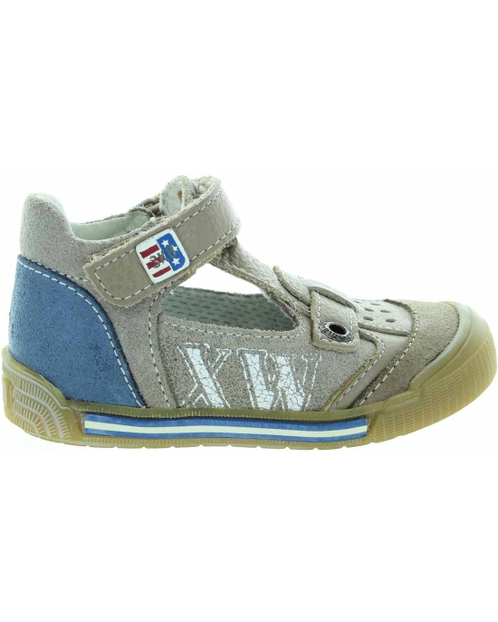 Support shoe for boys to correct ankle turning in toddlers 