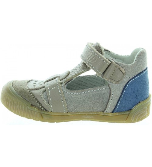 Correct ankle turning in toddlers  support shoes