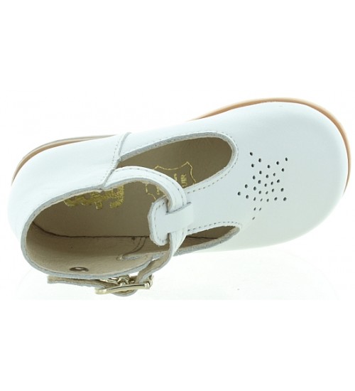 Dress shoes for a baby girl in white leather 
