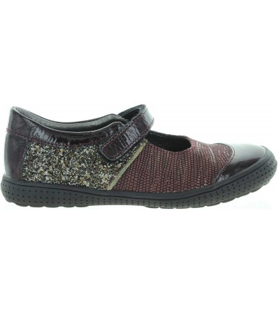 Girls shoes for Fall that are durable 