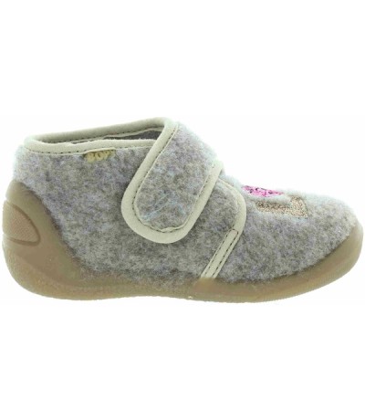 Wool pink slippers for a baby with arches 
