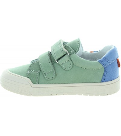 Shoes for a toddler with good arch flexible