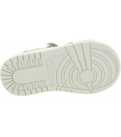 Shoes for a toddler with good arch flexible