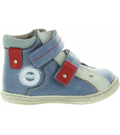 Kids shoes that shape their feet and support weak ankles
