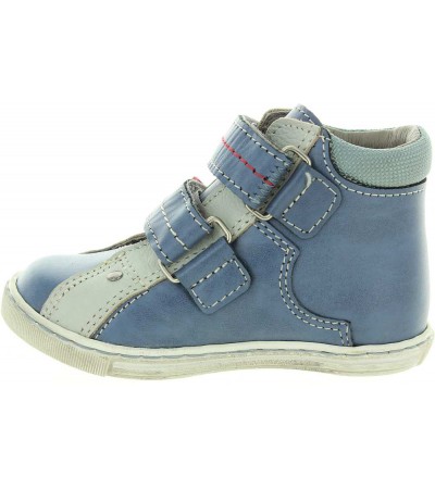 Kids shoes that shape their feet and support weak ankles