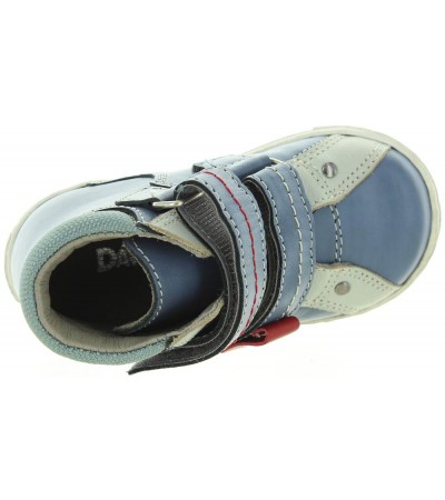 Kids shoes that shape their feet and support weak ankles
