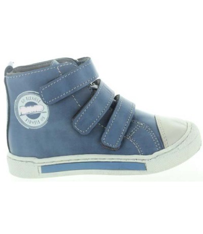 Stiff soled pronation preventive boots for boys or girls 