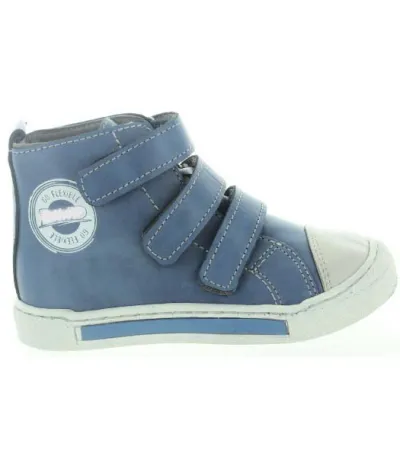 Stiff soled pronation preventive boots for boys or girls 