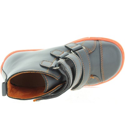 Hard soles boots for boys to stop toe walking