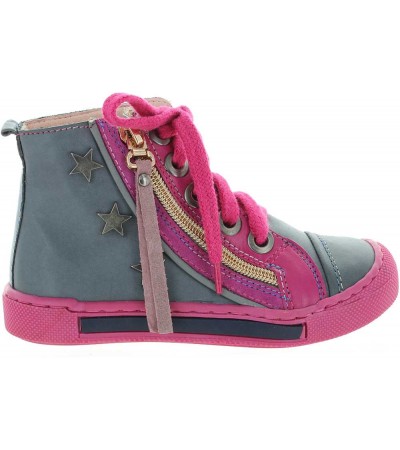 Sneakers for kids to stop foot pain