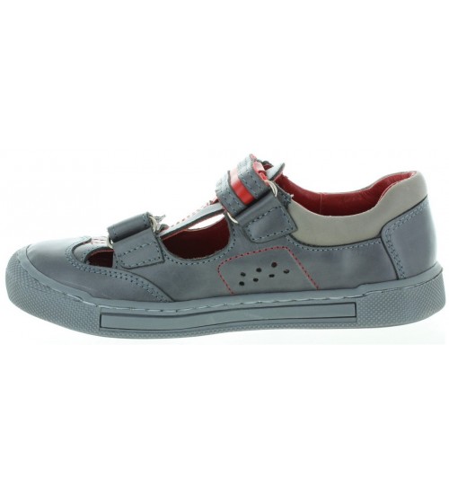 Sandals for a child with heel support that are orthopedic