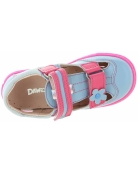 Girls sandals with closed heel