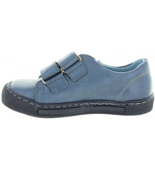 Kids feet with low arches best shoes