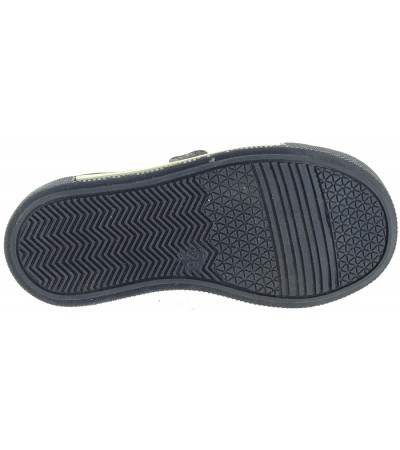 Kids feet with low arches best shoes