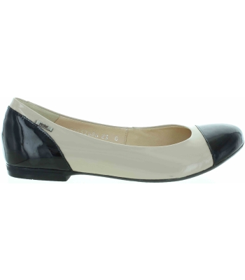 Flats from Europe for women that are not made in China