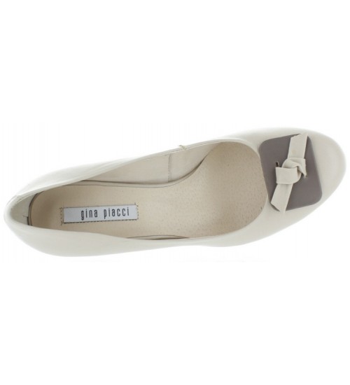 Low heel fashion heels for women in beige 