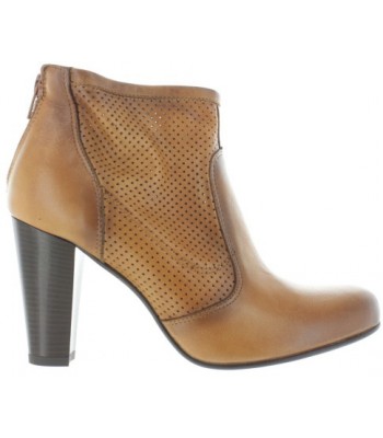 Brown boots from Europe for women 