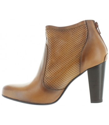 Brown boots from Europe for women 