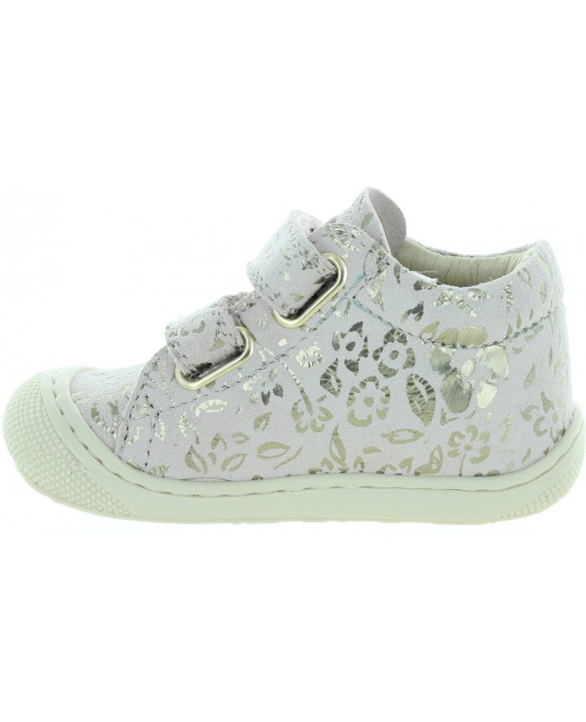 Sneakers for a girls with soft soles 