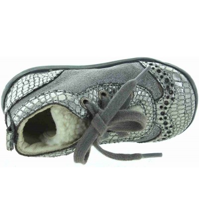 Correction shoes for kids ankles turning inward
