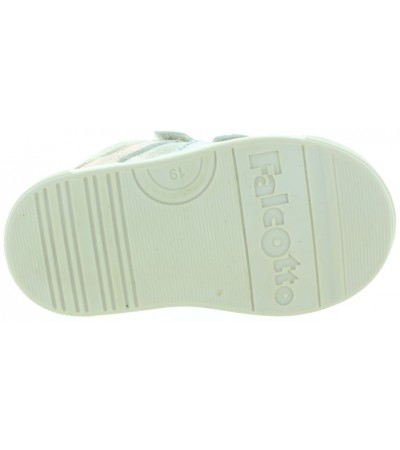 Best sneakers for girls with support for flat feet 