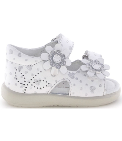 White wide sandals for a toddler girl