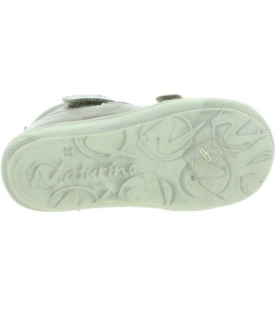 Beige baby baby shoes made with natural leather 
