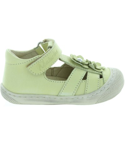 Yellow shoes for pigeon toed child