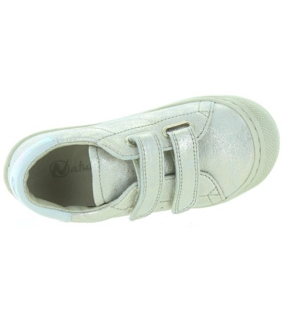 Kids with flat feet good sneakers
